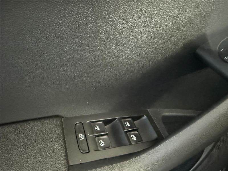 Škoda Octavia 1,6   1.MAJ,SERVISKA,DPH,ČR - fotka 10 z 26