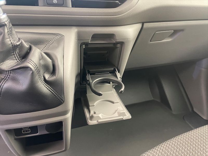 Volkswagen Transporter Nový T7 skříň TDI KR - fotka 19 z 26