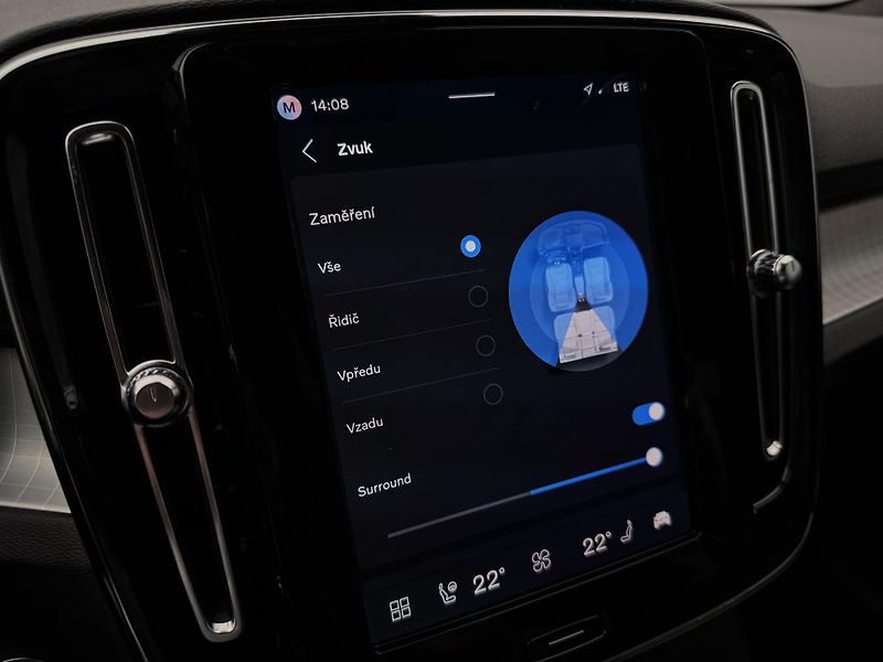 Volvo XC40 B3 DARK PLUS CZ 1.maj - fotka 39 z 48