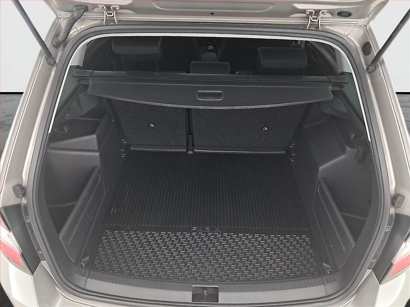 Škoda Fabia (2017) 1.2 TSI, Bi-Xenony, Tempomat - fotka 13 z 18