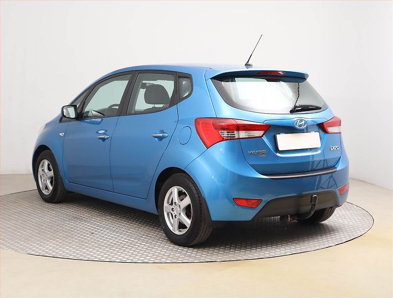 Hyundai ix20 (2017) 1.6 CVVT, ČR,1.maj - fotka 4 z 18