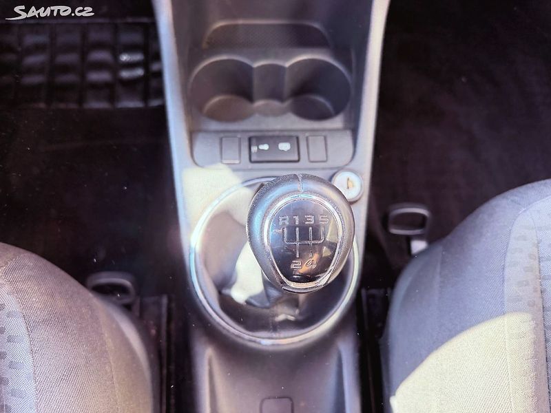 Škoda Fabia (2010) 1.2HTP, 51kw Nová STK L+Z Kola - fotka 17 z 17
