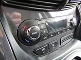 Ford Kuga (2013) 2.0 TDCi 4x4, AT, bixen, AC - náhled 15