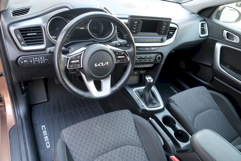 Kia Ceed (2022) Sportswagon 1.0 T-GDI / 88 kW - fotka 15 z 30