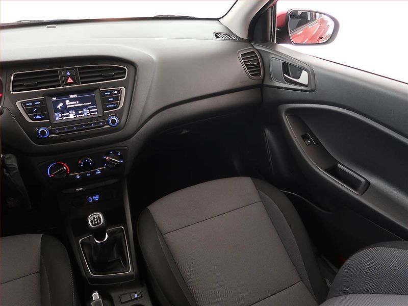 Hyundai i20 (2019) 1.2 - fotka 8 z 15