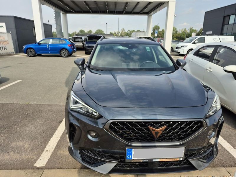 Cupra Formentor 1,5 TSi/110kW - DSG,LED,TZ,... - fotka 2 z 14