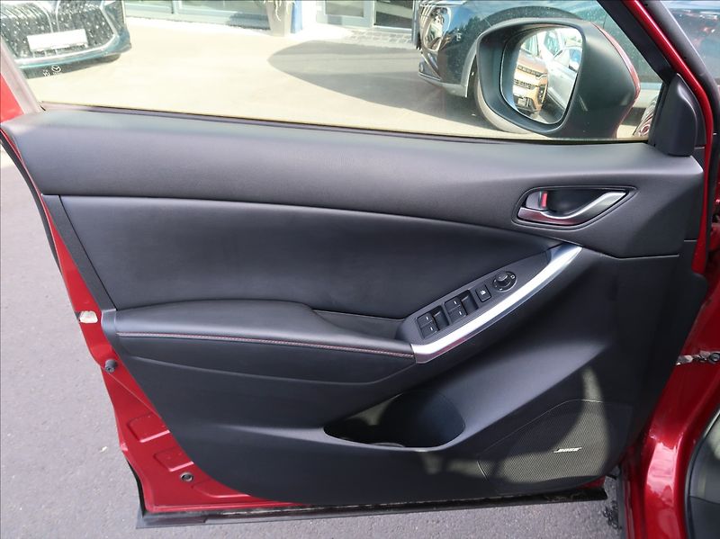 Mazda CX-5 2,2 D,129kW,1majČR,4x4,serv.kn - fotka 23 z 29