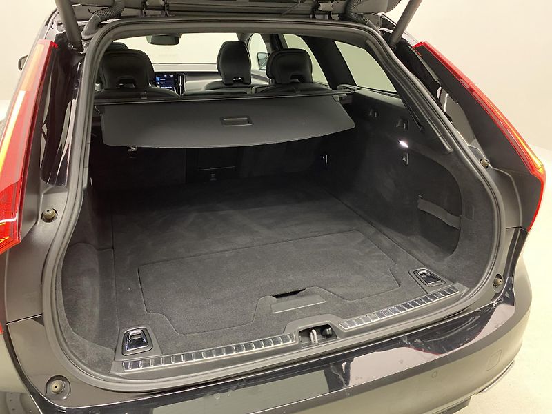 Volvo V90 D4 R-DESIGN AUT  - fotka 6 z 48