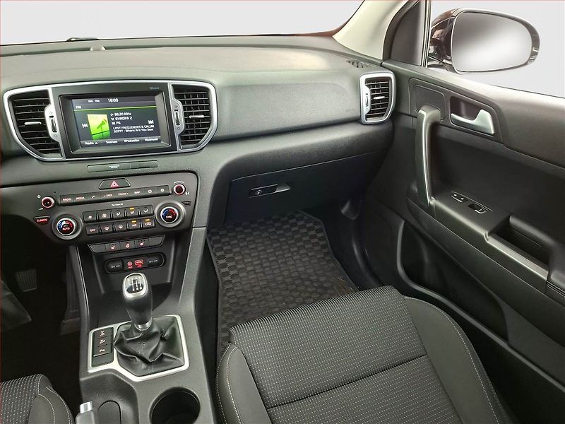 Kia Sportage (2016) 2.0 CRDi, 4X4, ČR,1.maj - fotka 8 z 16