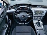 Volkswagen Passat 2.0TDI AUTOMAT VÝHŘEV SERVISKA - náhled 24
