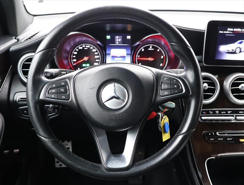 Mercedes-Benz GLC 2,1 220d 125kW 4Matic Aut. LED - fotka 20 z 41