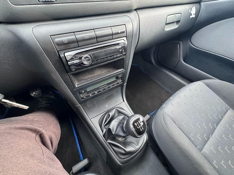 Škoda Octavia (2003) 1,6 MPI 75 KW KOLA 2. MAJ - fotka 28 z 44