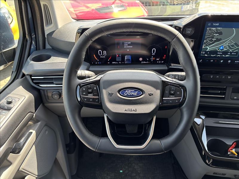 Ford Tourneo Custom 2,0 EcoBlue 125kW Titanium L2 - fotka 22 z 38