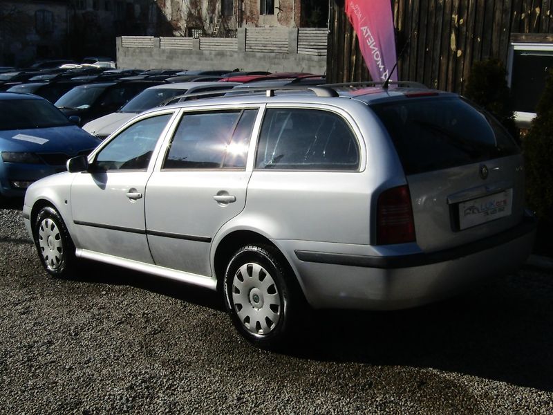 Škoda Octavia (2009) 1.9 TDI 74kW  BEZ KOROZE - fotka 5 z 33