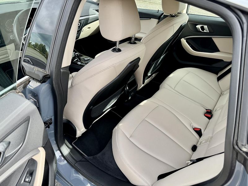 BMW Řada 2 (2022) BMW 218i Gran Coupé LuxuryLine - fotka 12 z 13