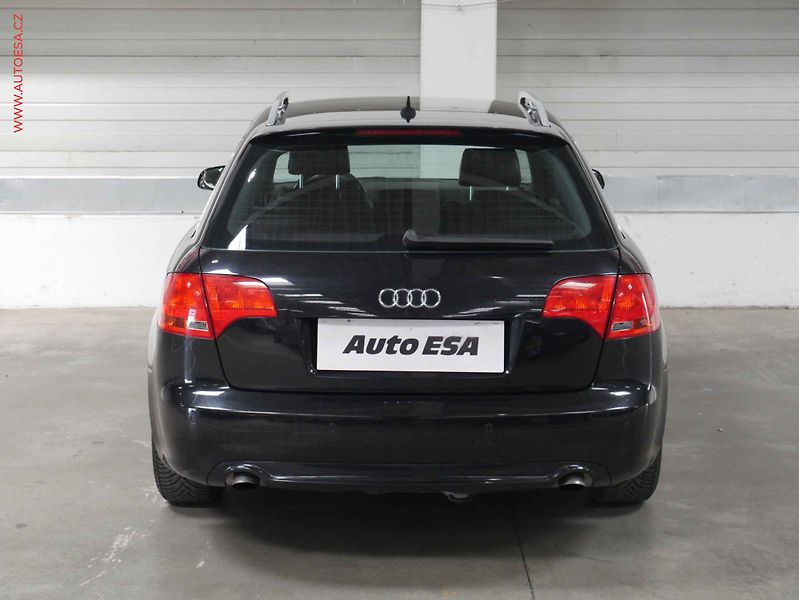 Audi A4 (2007) 2.0 TDI, AC, xenon - fotka 5 z 21