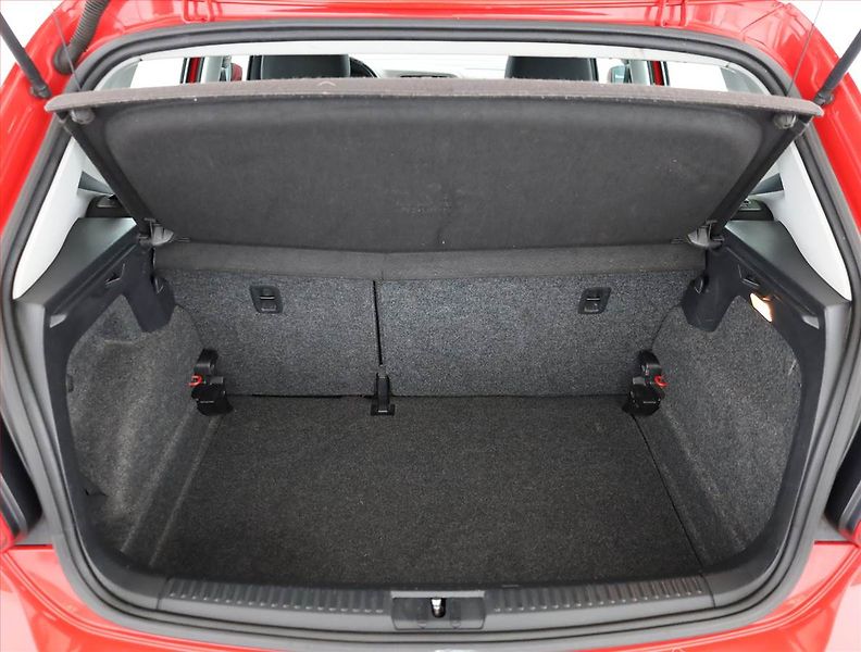 Volkswagen Polo (2011) 1.2 12V - fotka 15 z 15