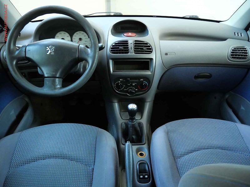 Peugeot 206 (2003) 1.2i, AC, STK4/28 - fotka 8 z 17