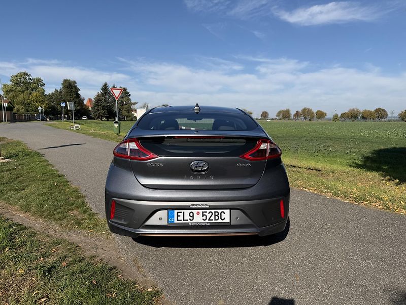 Hyundai IONIQ (2018) Electric 28 kWh - fotka 5 z 17