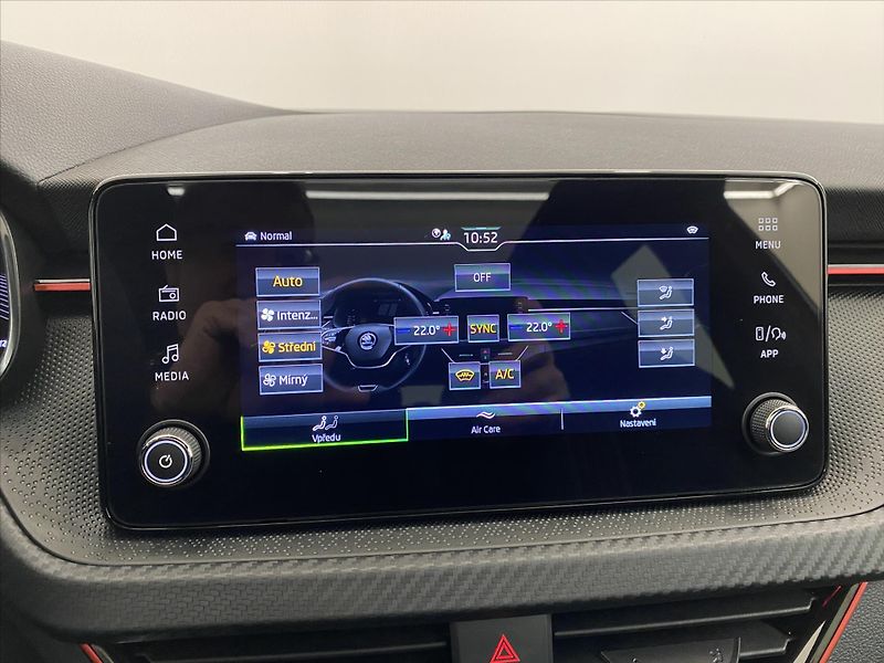 Škoda Scala 1,0 TSI 85kW Monte Carlo - fotka 16 z 30