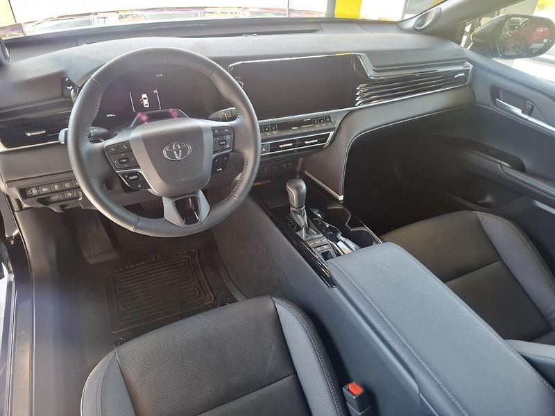 Toyota Camry 2.5HEV 137KW 2024 - fotka 9 z 14