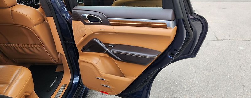 Porsche Cayenne (2012) 4.8 GTS 309KW PANORAMA - fotka 26 z 55