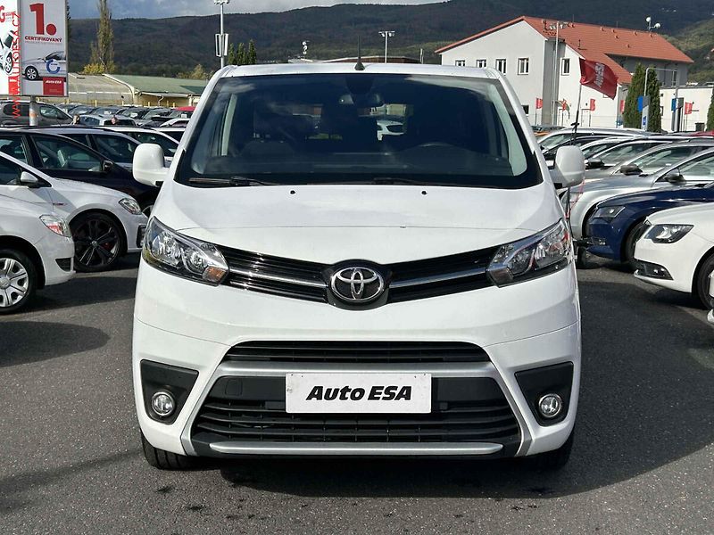 Toyota ProAce Verso (2019) 2.0D-4D L3 9míst, 110kW, AC - fotka 2 z 17