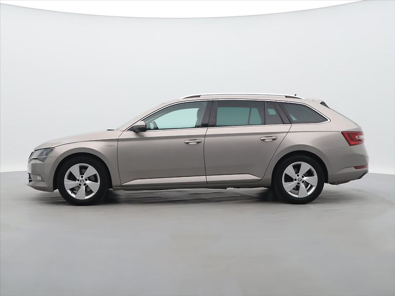 Škoda Superb 2,0 TDI 140kW 4x4 DSG Style CZ - fotka 4 z 34
