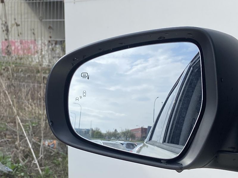 Suzuki Vitara 1.4 BoosterJet 81kW Premium - fotka 14 z 20
