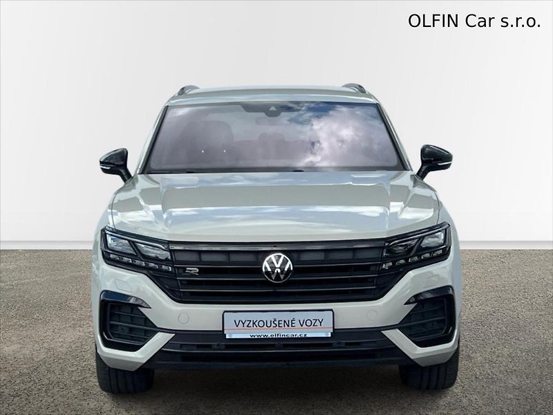 Volkswagen Touareg 3,0 TDi V6 210 kW 8AT 4x4 R-LI - fotka 4 z 31