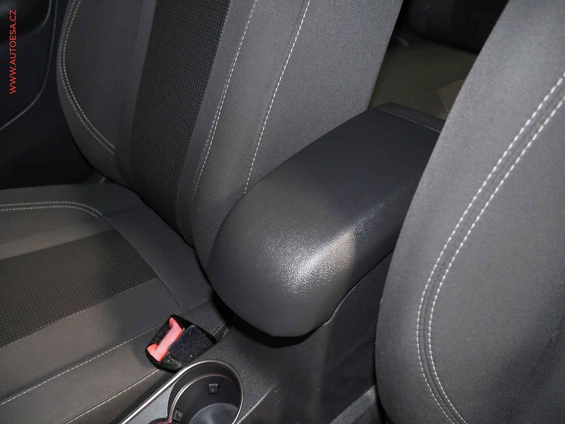 Ford Fiesta (2016) 1.0 EB, ČR - fotka 17 z 18