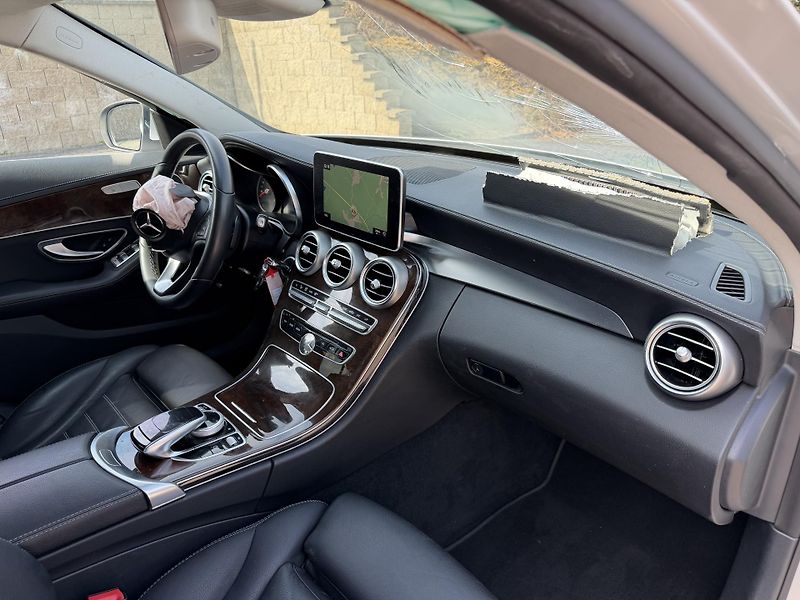 Mercedes-Benz Třídy C C 400 245kW 4x4 EXCLUSIVE  - fotka 12 z 16