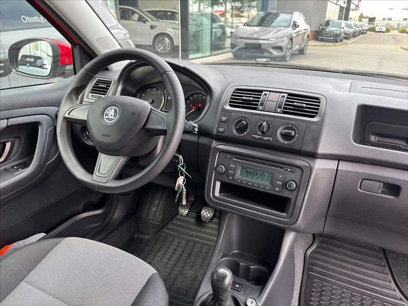 Škoda Fabia 1,4 16V  Active CZ - fotka 13 z 19