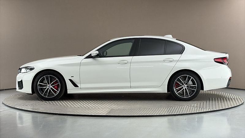 BMW Řada 5 540i AUT M-paket - fotka 4 z 32