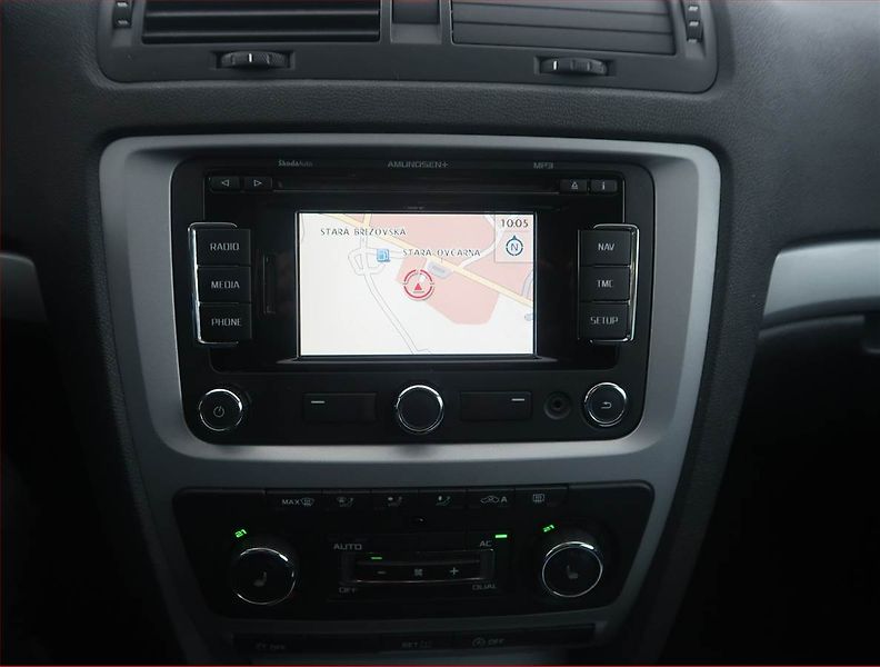 Škoda Octavia (2012) Elegance 1.4 TSI, po STK - fotka 15 z 15