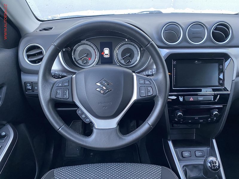 Suzuki Vitara (2019) 1.0 BoosterJet, Comfort - fotka 10 z 18