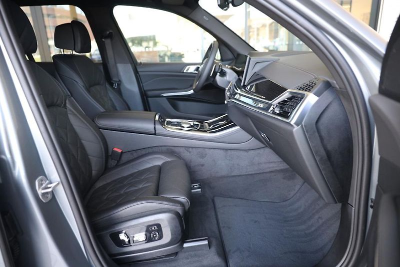 BMW X5 xDrive30d - fotka 13 z 18