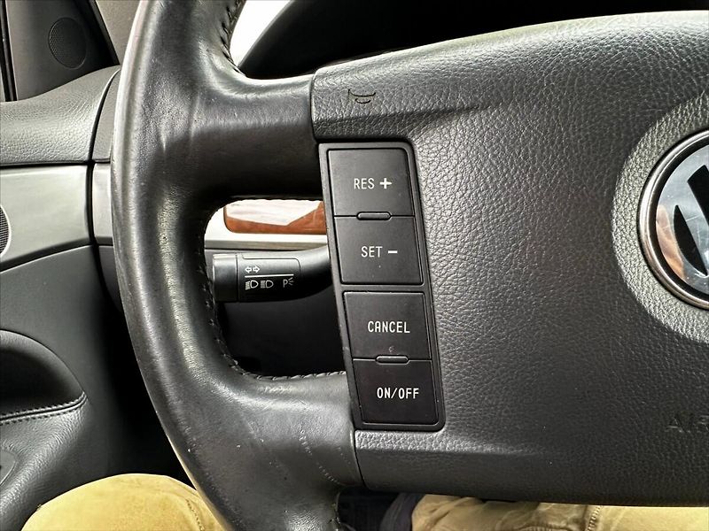 Volkswagen Touareg 3,2 V6 177kW-4X4-LPG - fotka 19 z 36