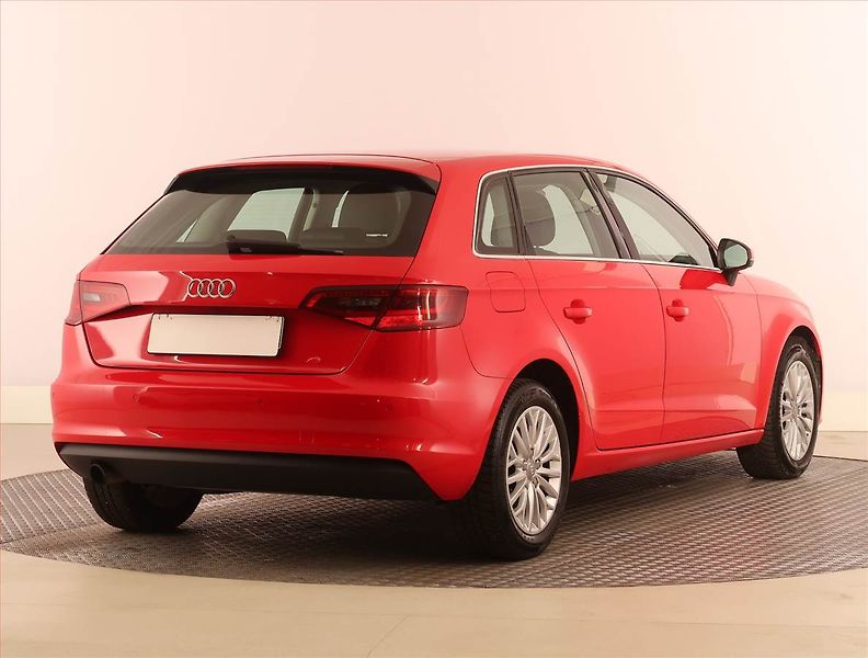 Audi A3 (2014) 1.2 TFSI, Kůže, Bi-Xenony - fotka 5 z 18