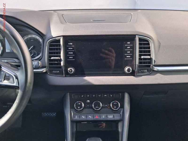 Škoda Karoq (2018) 1.5 TSi, 2.maj,ČR, Style - fotka 12 z 21