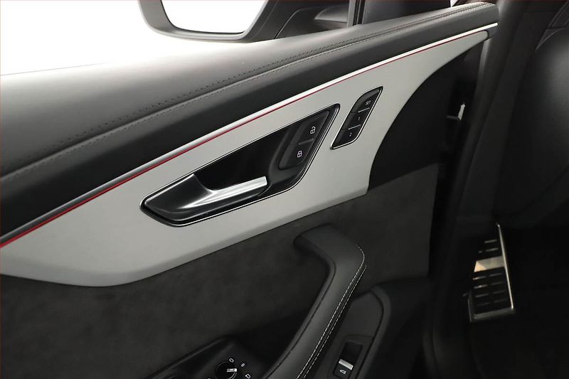 Audi Q8 (2022) 50 TDI - fotka 22 z 29