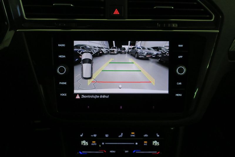 Volkswagen Tiguan (2022) R-line 2,0TDI 147 KW 4M DSG - fotka 31 z 49
