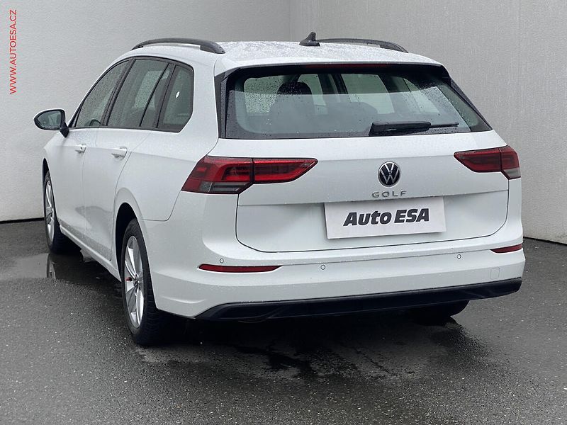 Volkswagen Golf (2022) 2.0 TDi, 2.maj,ČR, Life, LED - fotka 6 z 17