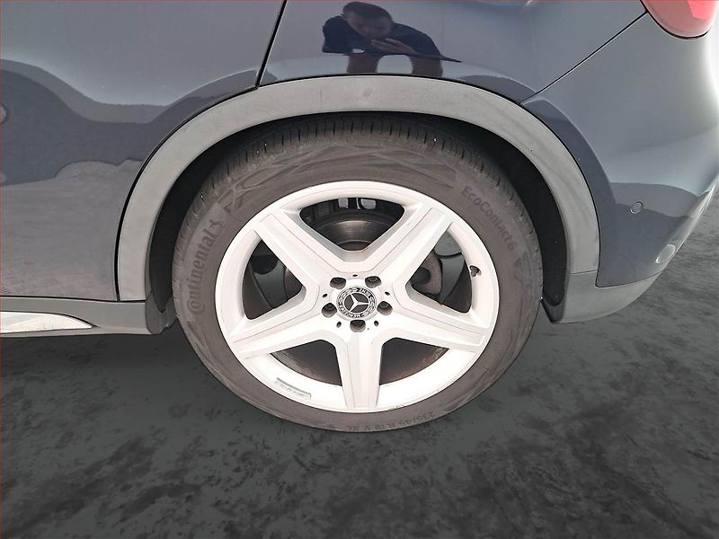 Mercedes-Benz GLA (2018) 250 4MATIC - fotka 15 z 17