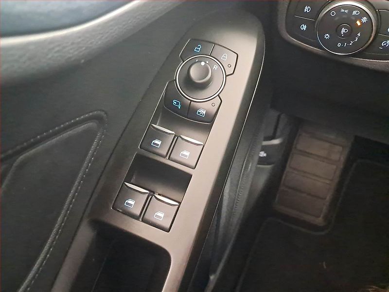 Ford Focus (2024) 1.0 MHEV - fotka 15 z 17