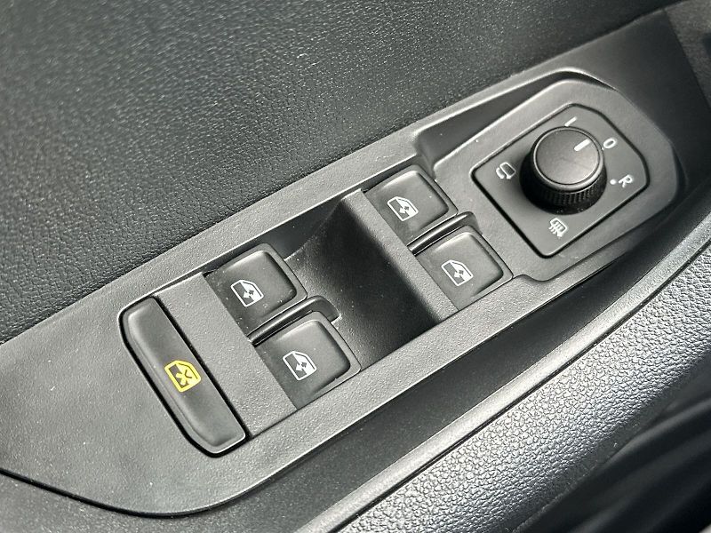 Škoda Karoq (2025) 2.0 TDI 4x4 DSG Sportline - fotka 18 z 33