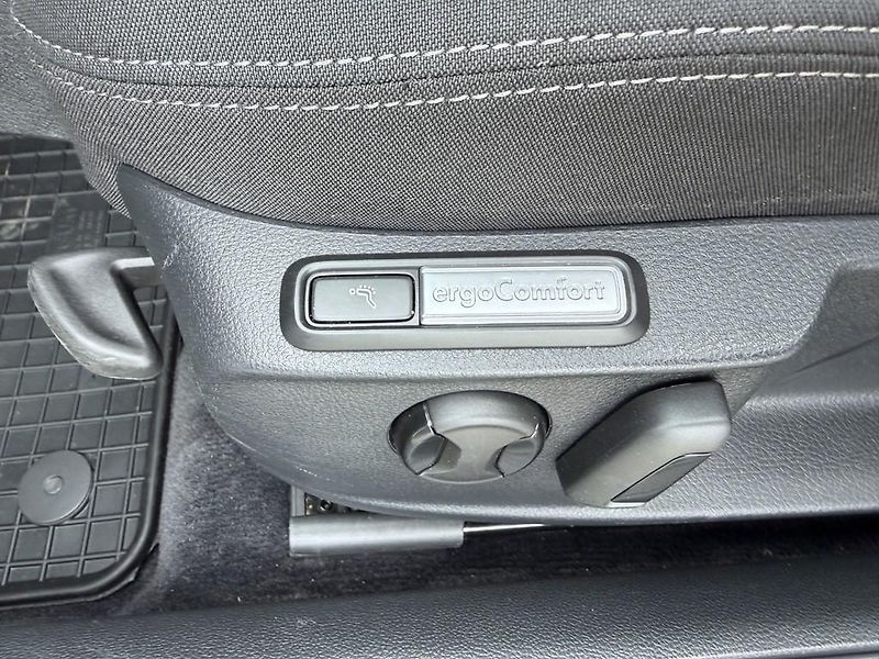 Volkswagen Passat 2.0 TDI 110 kW 4x4 navigace - fotka 14 z 24