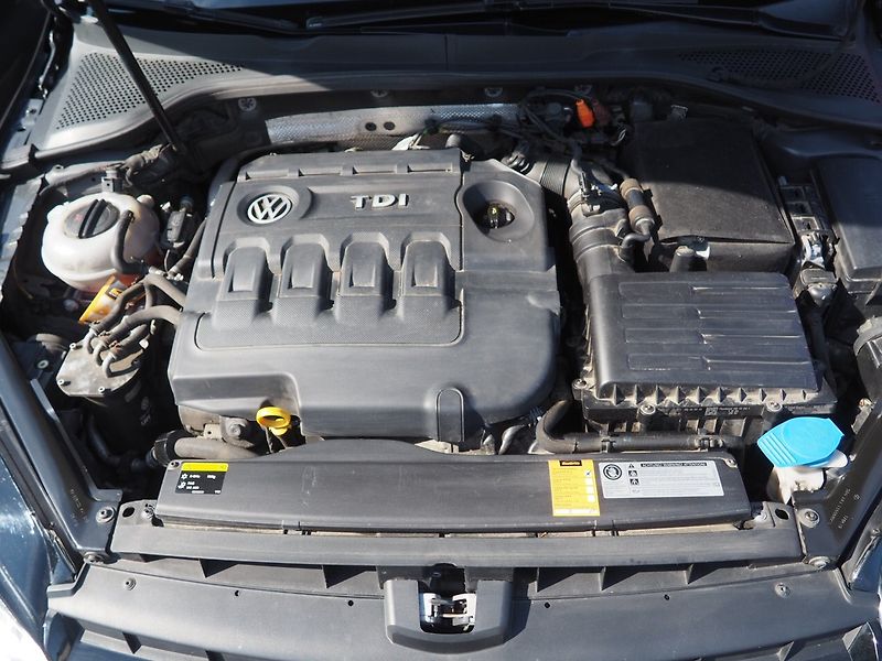 Volkswagen Golf Variant (2014) 2.0 TDI, 110 kW, Navi - fotka 41 z 43