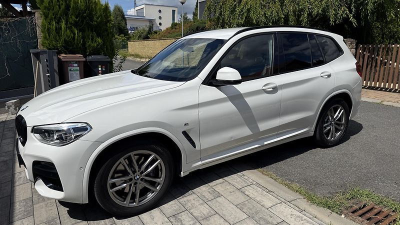 BMW X3 (2019) BMW X3 xDrive 20d po 1.majitel - fotka 3 z 37