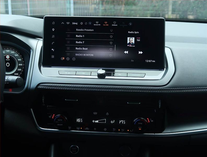 Nissan Qashqai (2025) N-Connecta 1.3 DIG-T MHEV - fotka 12 z 22
